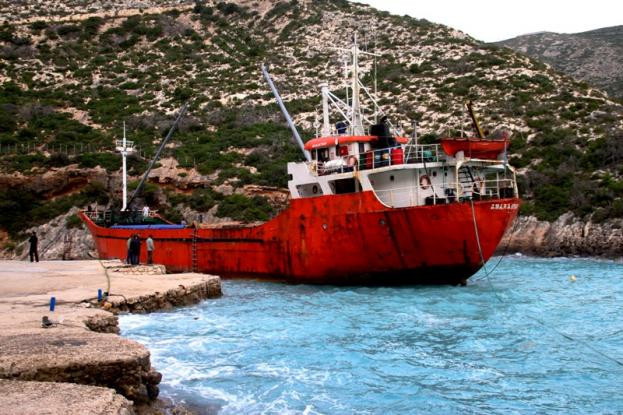 Θρίλερ με πλοίο που πιάστηκε με λαθραία τσιγάρα στην Κρήτη – Η εξαφάνιση των οδηγών των φορτηγών